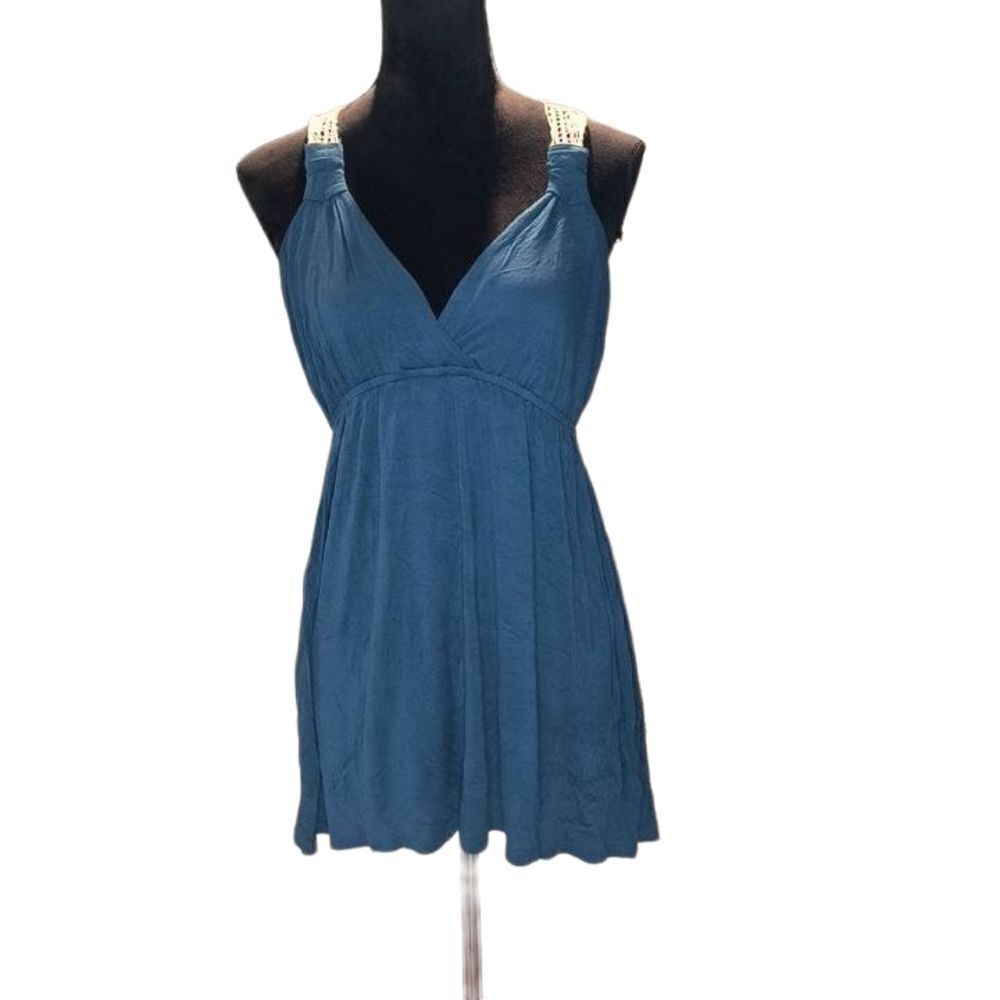 On Twelfth L Teal V-Neck Crochet Tank Top